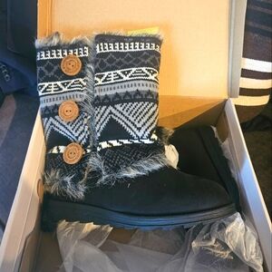 Muk Luks woman boots  sz 8 1/2